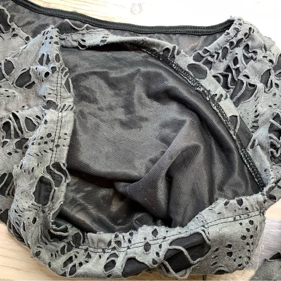 Gray Webbed Crop Top And Arm Warmer Set - Picture 9 of 14